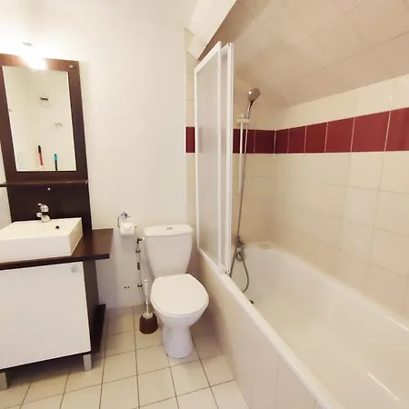 L'Esquiros, Studio, Centre Luchon, Casier A Skis, Wifi, Ascenseur, 3 Personnes Bagneres-de-Luchon Exterior photo